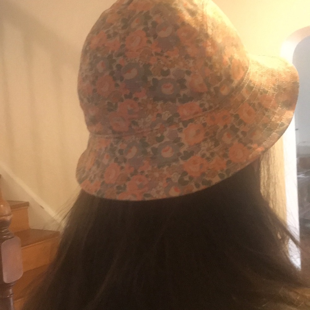 Gucci hat - Picture 9 of 10